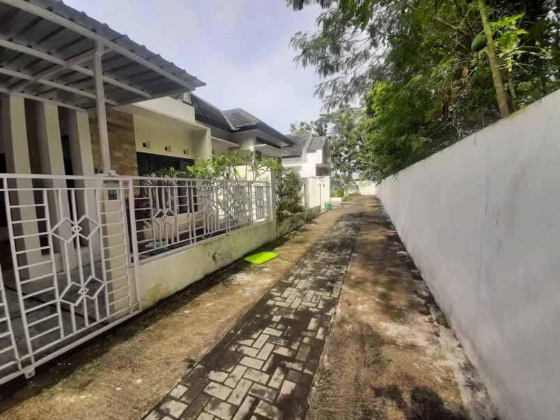 dijual rumah kalitirto kec berbah