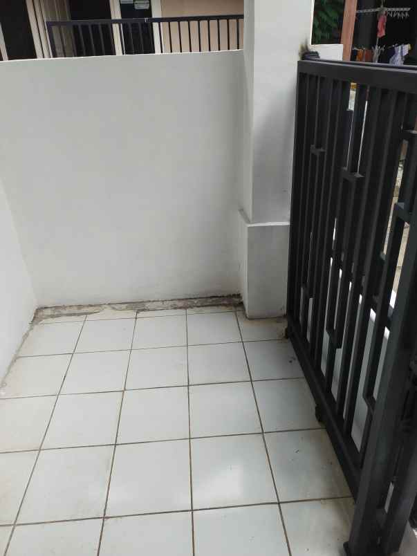 dijual rumah kampung kelapa cikokol