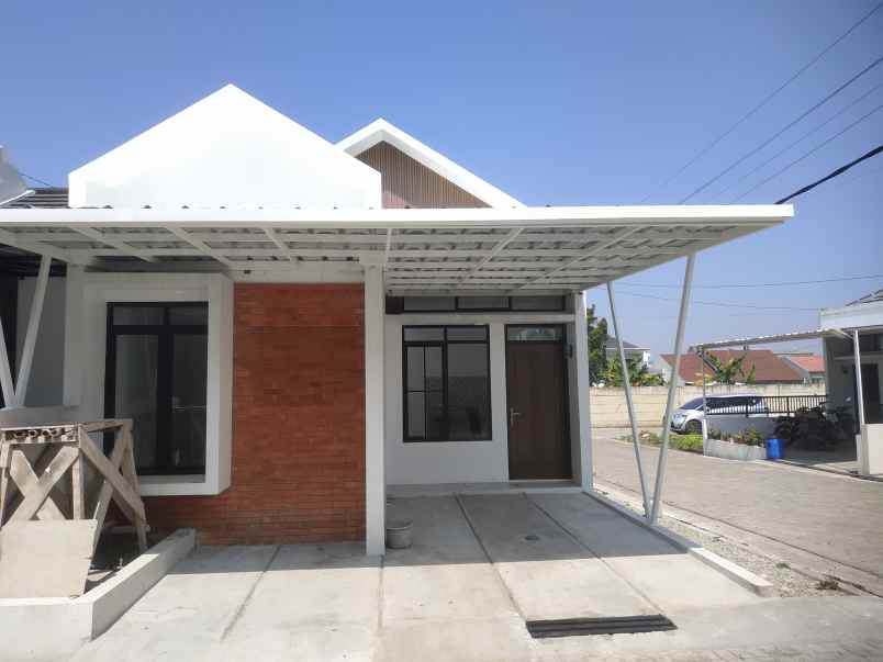 dijual rumah karyawangi