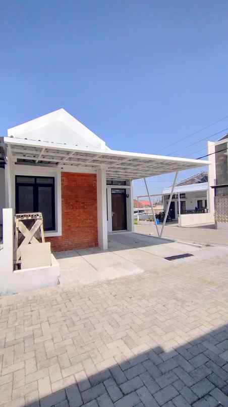 dijual rumah karyawangi