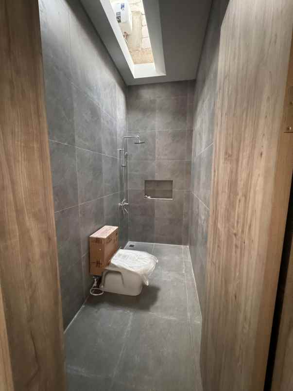 dijual rumah kavling dki meruya