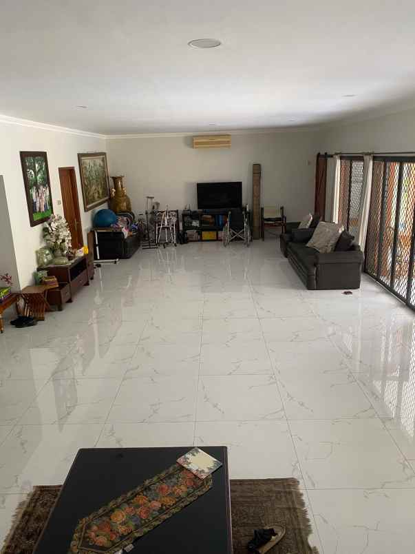 dijual rumah kebayoran baru