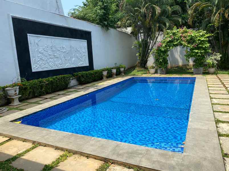 dijual rumah kebayoran baru