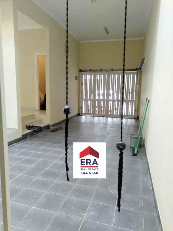 dijual rumah kebayoran village bintaro