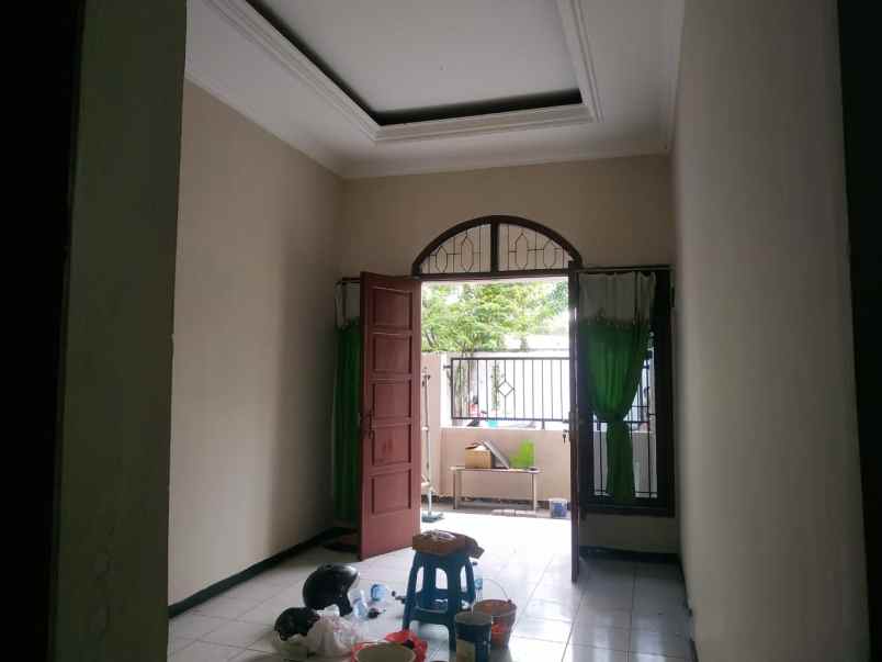 dijual rumah kebonsari