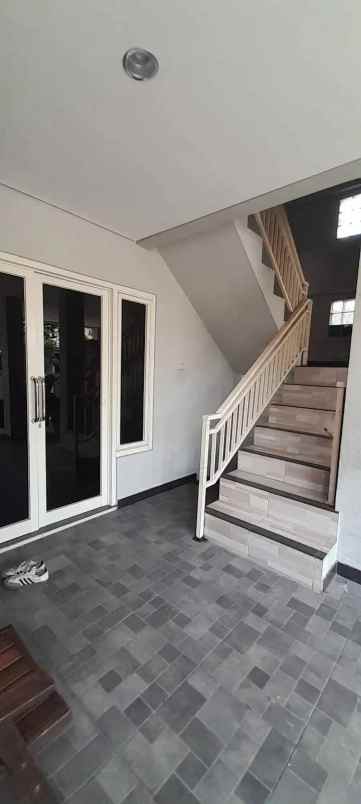 dijual rumah kebonsari