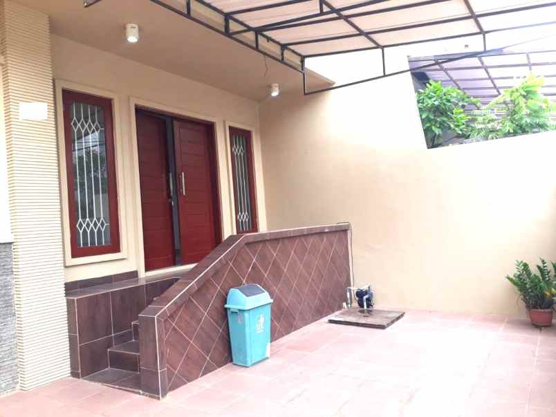 dijual rumah kelapa cengkir kelapa gading