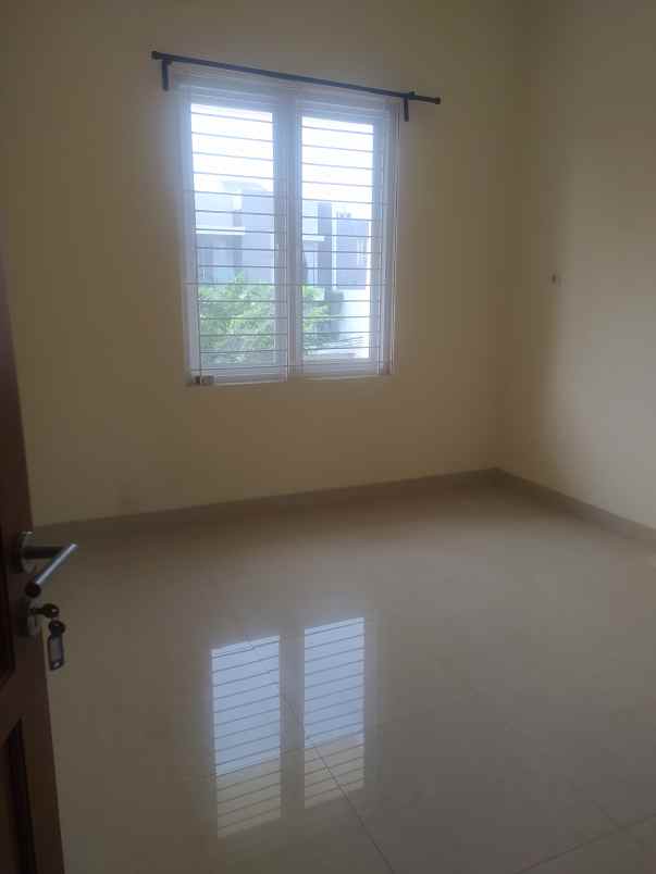 dijual rumah kelapa gading