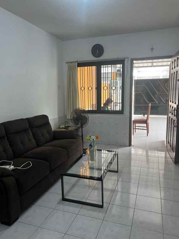 dijual rumah kelapa gading