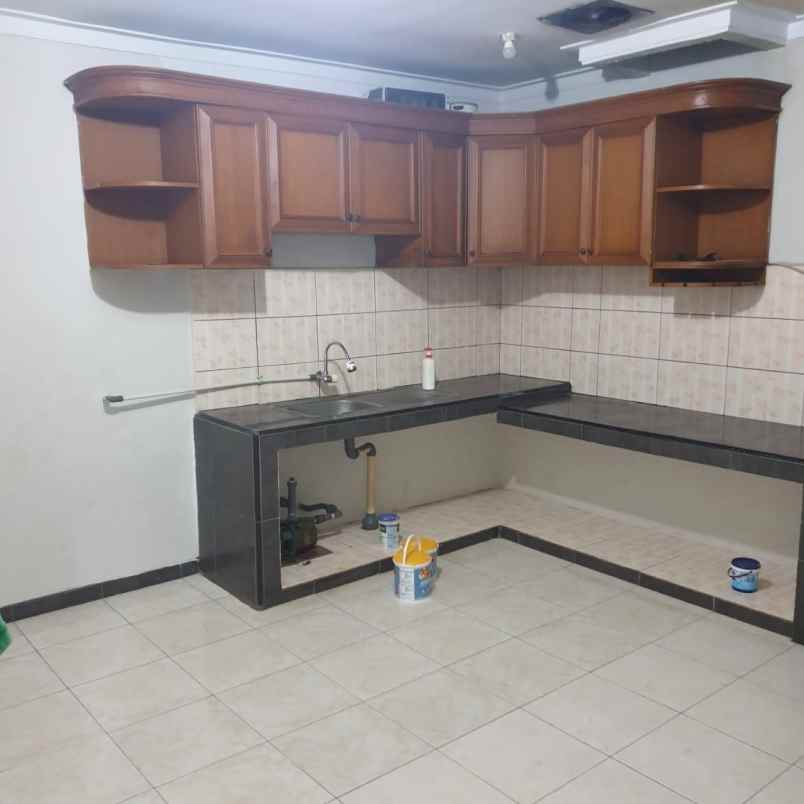 dijual rumah kelapa gading