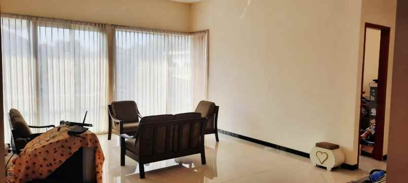 dijual rumah kertajaya indah tengah