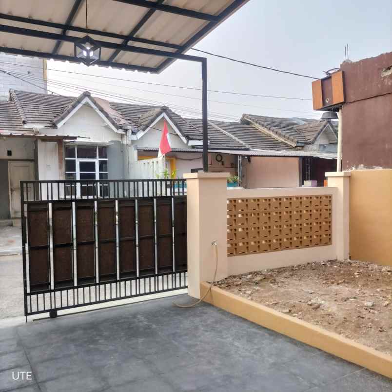 dijual rumah komplek bukit dago serpong