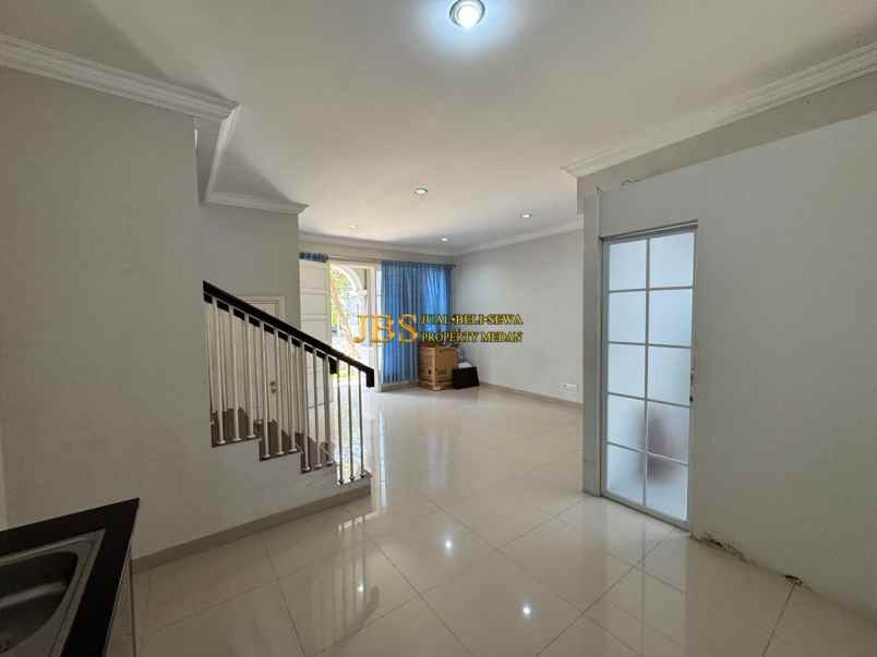 dijual rumah komplek citraland gama