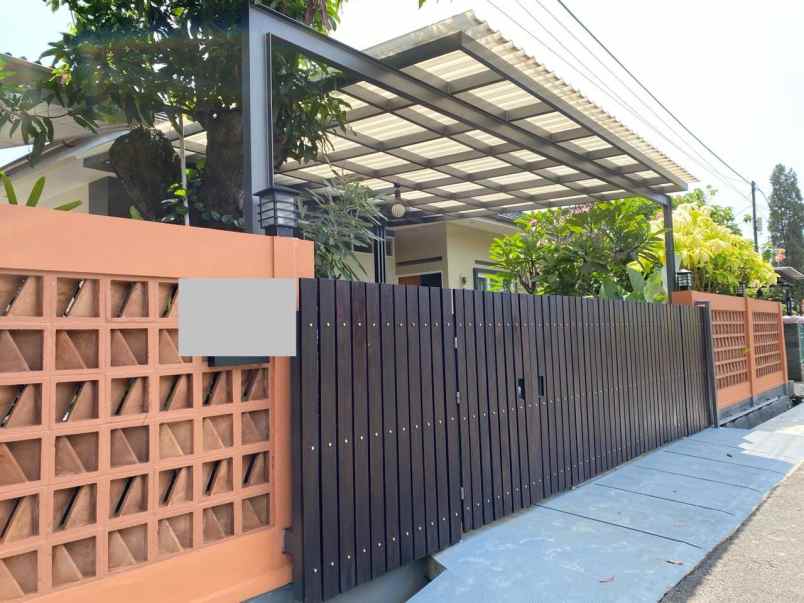 dijual rumah komplek elit karang anyar