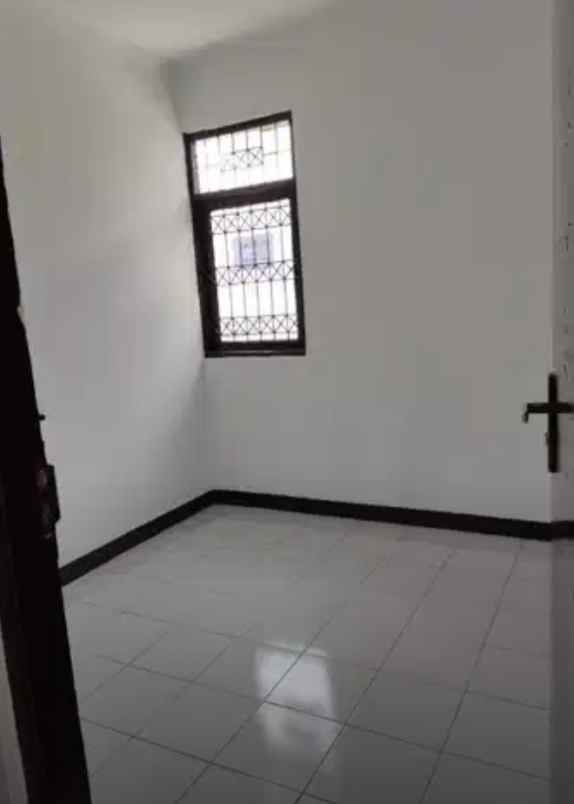 dijual rumah komplek griya bandung asri