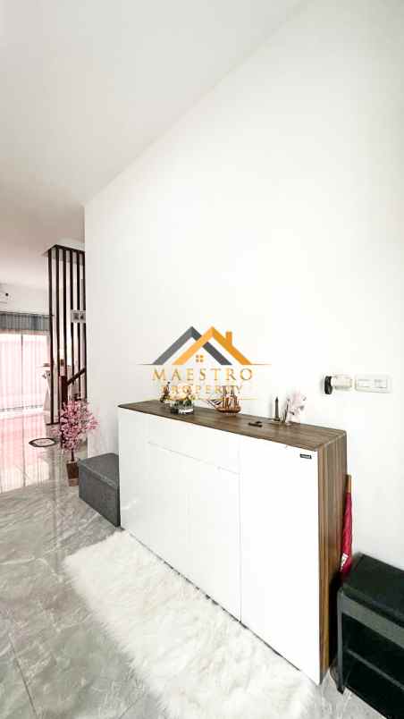 dijual rumah komplek medan resort city