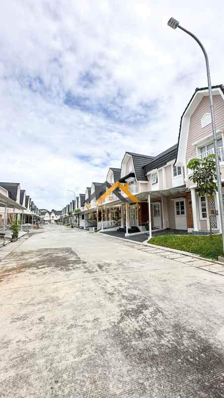 dijual rumah komplek medan resort city