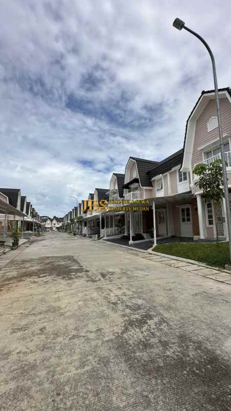 dijual rumah komplek medan resort city