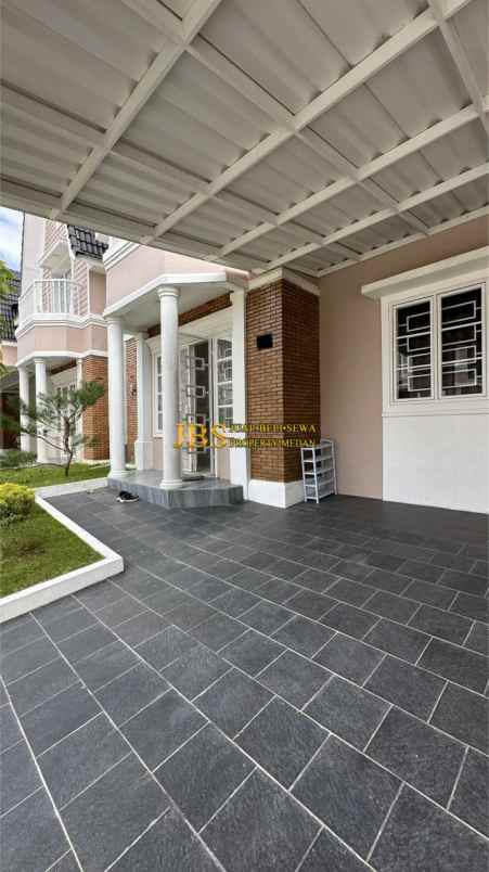 dijual rumah komplek medan resort city