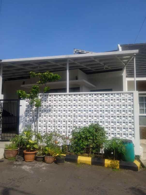 dijual rumah komplek pasirjati indah