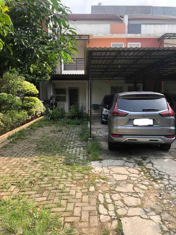 dijual rumah komplek perumahan