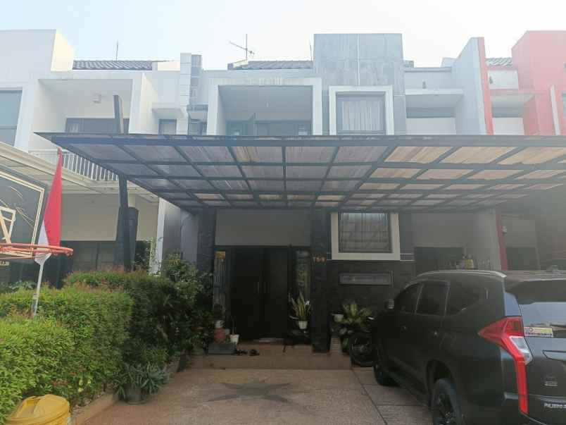 dijual rumah komplek raffles hills