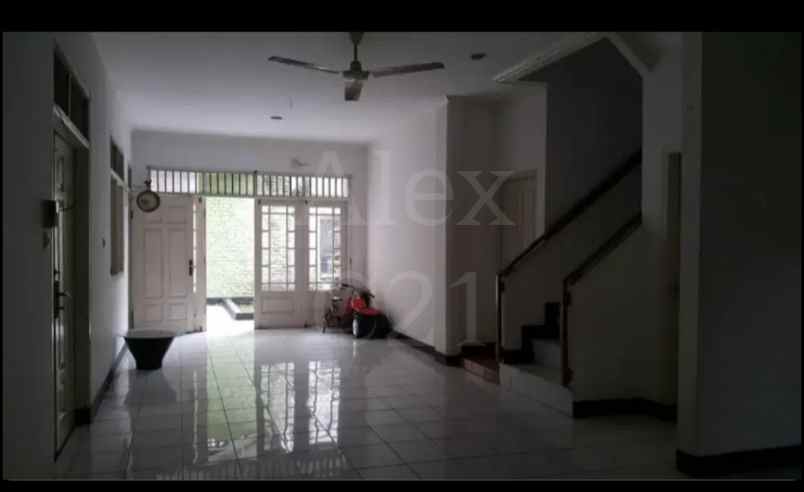 dijual rumah komplek strategis dikebayoran lama