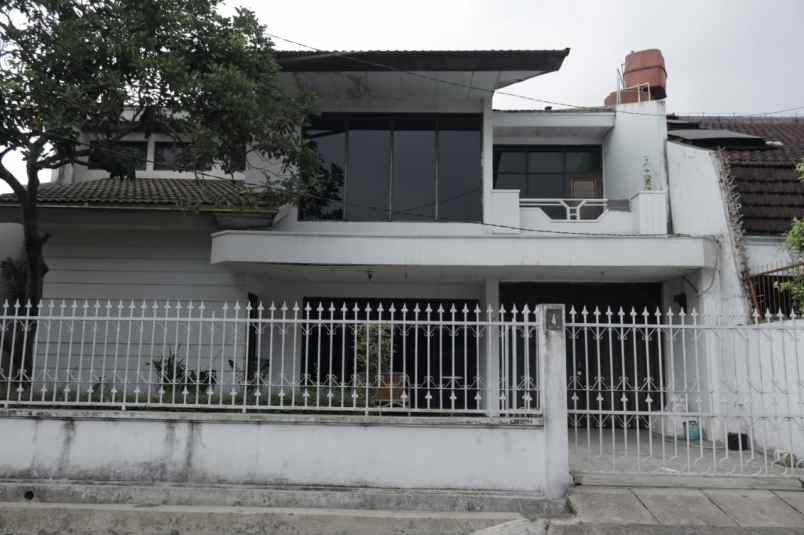 dijual rumah komplek turangga