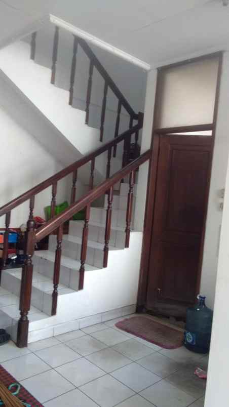 dijual rumah komplek turangga