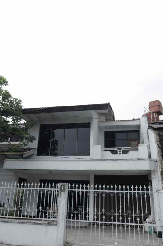 dijual rumah komplek turangga