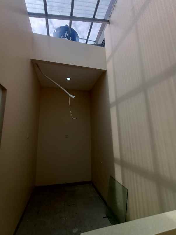 dijual rumah kota harapan indah bekasi