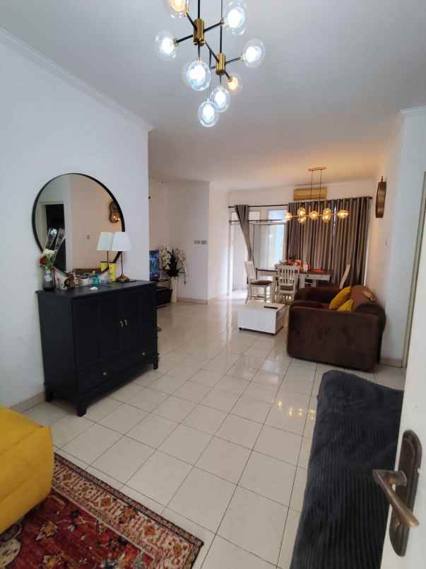 dijual rumah kota wisata cibubur
