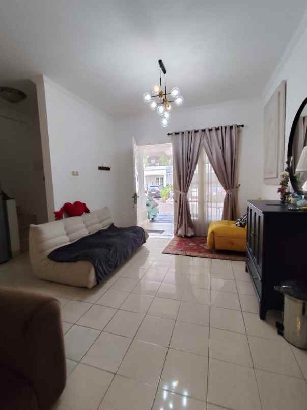 dijual rumah kota wisata cibubur