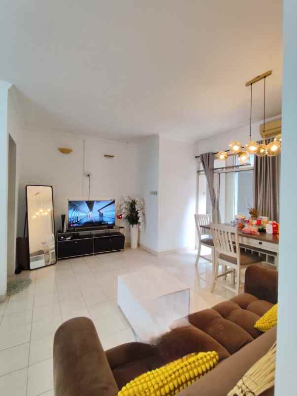 dijual rumah kota wisata cibubur