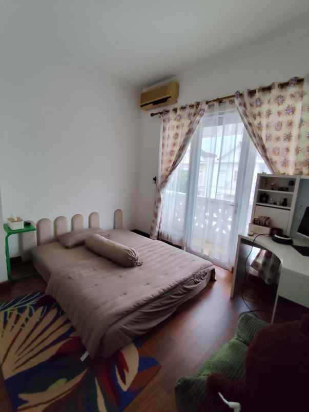 dijual rumah kota wisata cibubur
