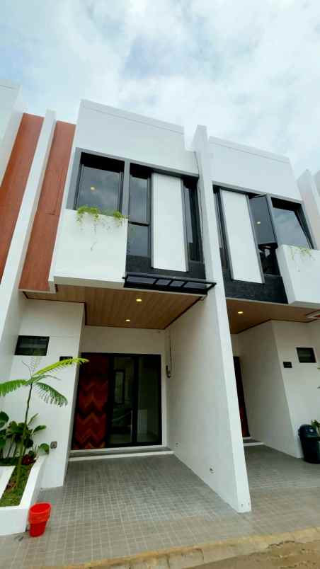 dijual rumah kukusan beji depok