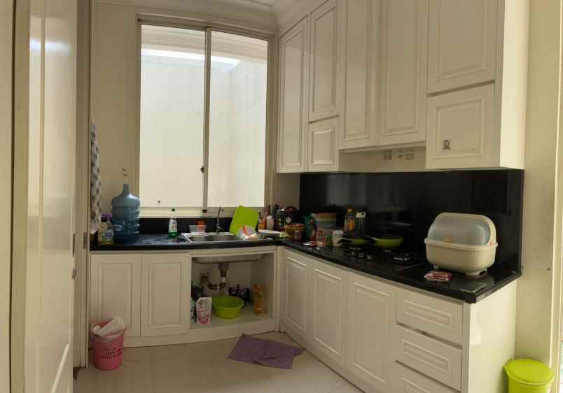 dijual rumah la riz ville pakuwon indah