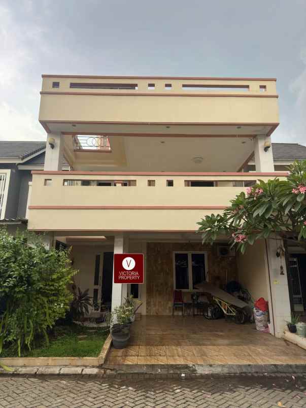 dijual rumah lantai 2 di metland transyogi cibubur