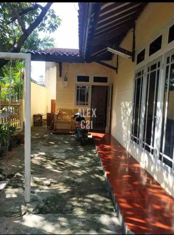 dijual rumah larangan indah