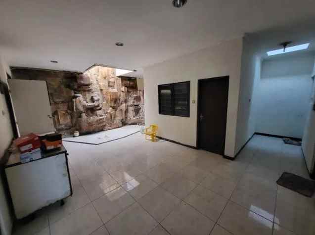 dijual rumah lebak indah