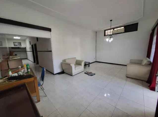 dijual rumah lebak indah