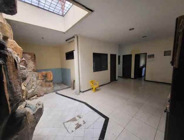 dijual rumah lebak indah