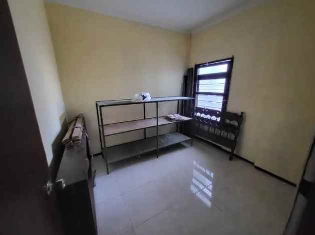 dijual rumah lebak indah