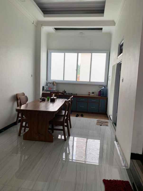 dijual rumah leyanga