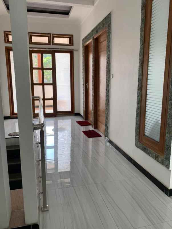 dijual rumah leyanga