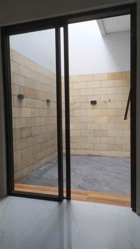 dijual rumah lippo cikarang