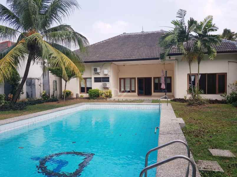 dijual rumah luas di kemang jakarta selatan