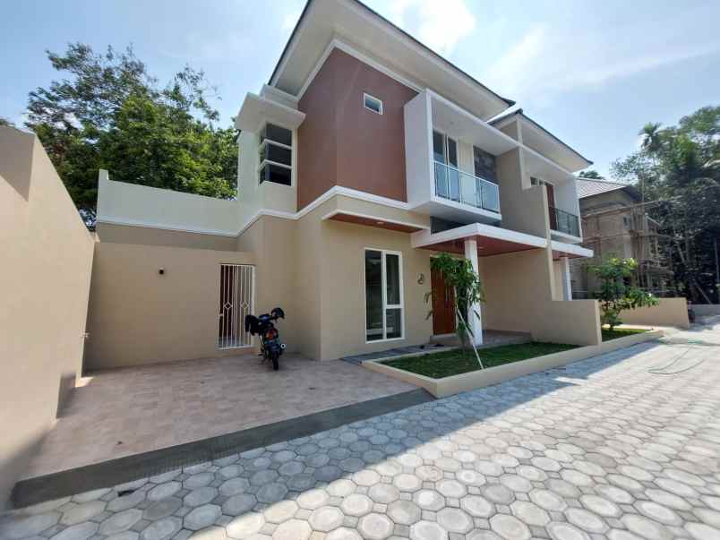 dijual rumah madurejo kec prambanan kab