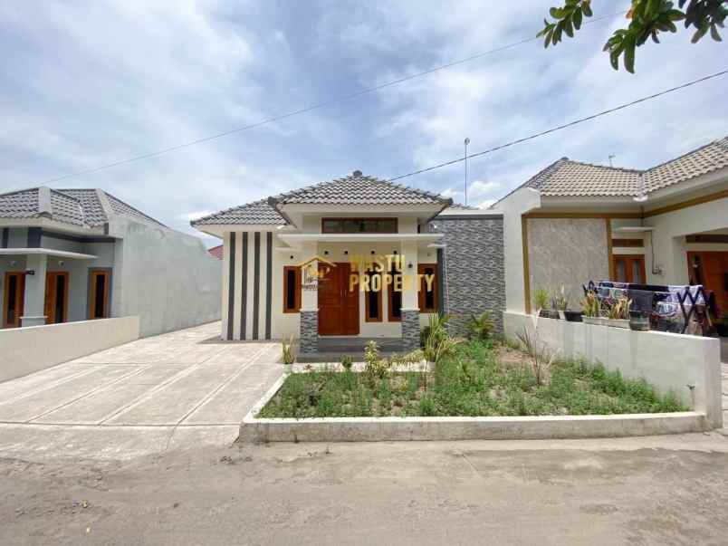 dijual rumah malikan sumberharjo