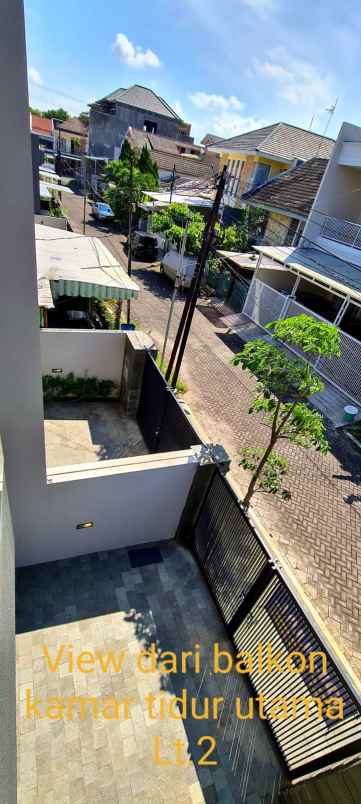 dijual rumah manyar jaya